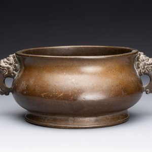Two Chinese bronze censers with lion-form handles, Zi Sun Bao Zhi 子孫保之 mark, 19th C. — photo 5