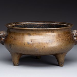 Two Chinese bronze censers with lion-form handles, Zi Sun Bao Zhi 子孫保之 mark, 19th C. — photo 9