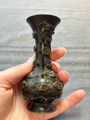 Two Chinese bronze miniature vases, Yuan/Ming — 照片 8