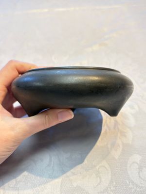 Two Chinese bronze tripod censers, Xuande and double-vajra mark, 19th C. — foto 1
