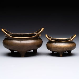 Two Chinese bronze tripod censers, Xuande marks, 19th C. — foto 1
