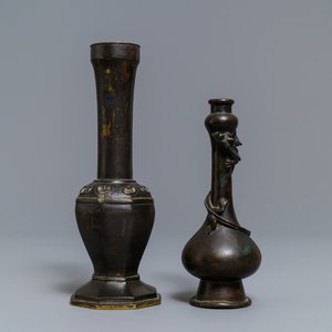 Two Chinese bronze vases, Ming — 照片 1