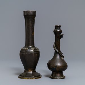Two Chinese bronze vases, Ming — 照片 2