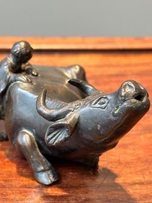 Two Chinese bronze water droppers, Ming/Qing — 照片 7