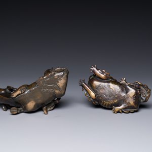 Two Chinese bronze water droppers, Ming/Qing — 照片 7