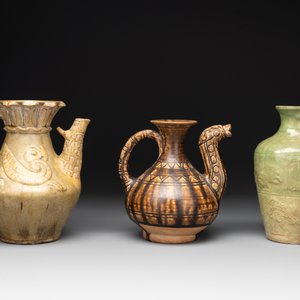 Two Chinese brown-glazed ewers and a celadon-glazed vase, one ewer dated 1571 with a Longqing mark, Qing and later — photo 4