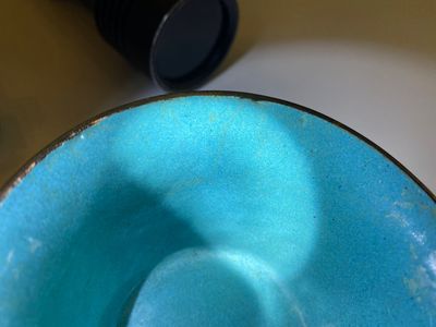 Two Chinese Canton enamel blue-ground bowls, Qianlong/Jiaqing — 照片 7