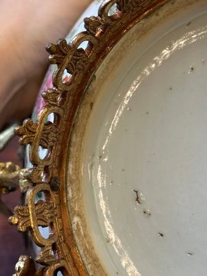 Two Chinese Canton famille rose bowls with gilt bronze mounts, 19th C. — 照片 10