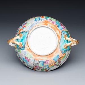 Two Chinese Canton famille rose covered bowls with figural design — photo 15
