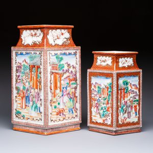 Two Chinese Canton famille rose 'Mandarin Subject' lozenge-shaped vases, Qianlong — foto 2