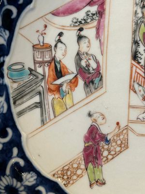 Two Chinese Canton famille rose 'mandarin subject' plates and a saucer, Qianlong — 照片 12