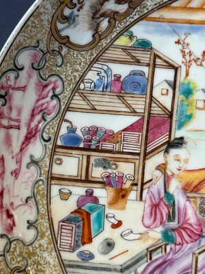 Two Chinese Canton famille rose 'mandarin subject' plates and a saucer, Qianlong — 照片 19