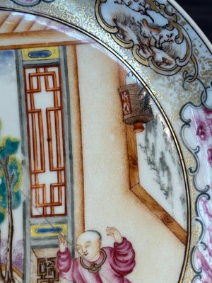 Two Chinese Canton famille rose 'mandarin subject' plates and a saucer, Qianlong — 照片 21