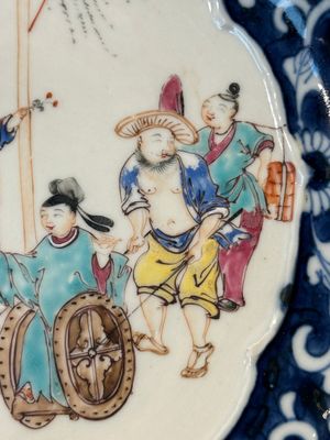 Two Chinese Canton famille rose 'mandarin subject' plates and a saucer, Qianlong — 照片 10