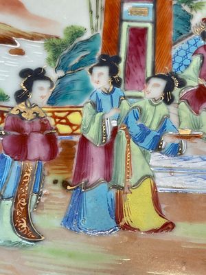 Two Chinese Canton famille rose plates and a ewer, 18/19th C. — photo 18