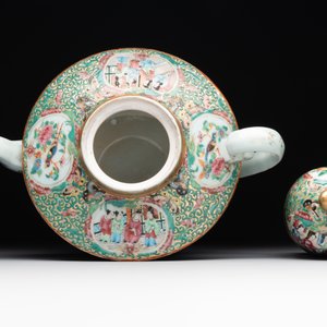 Two Chinese Canton famille rose teapots, a small covered tureen with stand, two cups and two saucers, 19th C. — photo 14