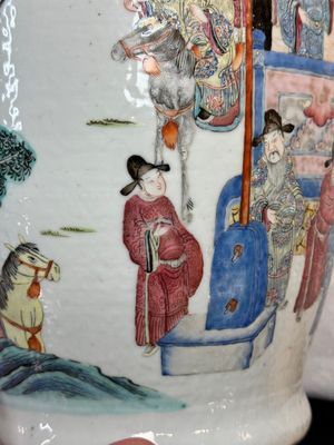 Two Chinese Canton famille rose vases with narrative design, 19th C. — photo 23