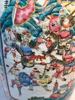 Two Chinese Canton famille rose vases with narrative design, 19th C. — photo 28