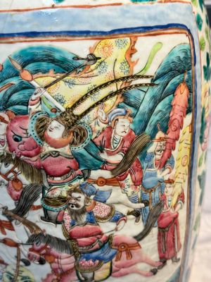 Two Chinese Canton famille rose vases with narrative design, 19th C. — photo 29
