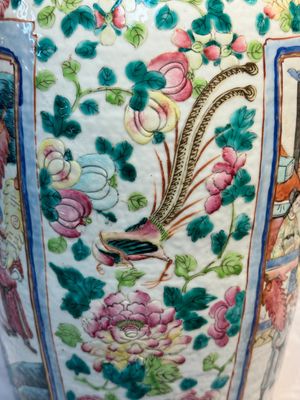 Two Chinese Canton famille rose vases with narrative design, 19th C. — photo 30
