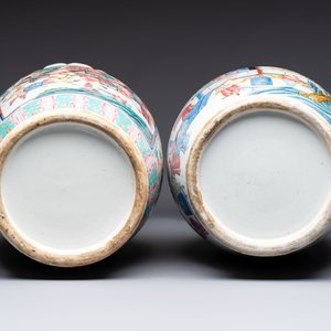 Two Chinese Canton famille rose vases with narrative design, 19th C. — photo 6