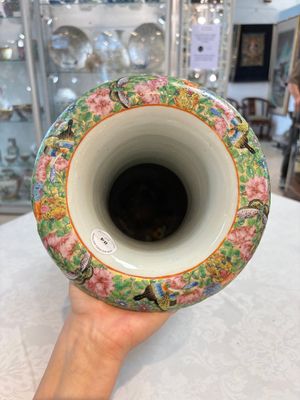 Two Chinese Canton famille rose vases with narrative design, 19th C. — photo 17