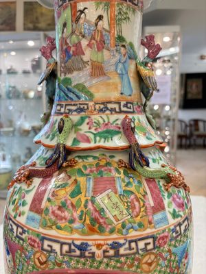 Two Chinese Canton famille rose vases with narrative design, 19th C. — photo 20