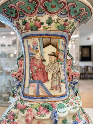 Two Chinese Canton famille rose vases with narrative design, 19th C. — photo 7