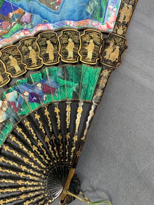 Two Chinese Canton gilt-lacquered and painted paper fans, one with original box, 19th C. — photo 10