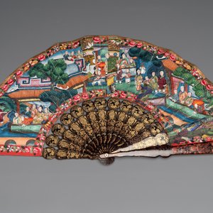 Two Chinese Canton gilt-lacquered and painted paper fans, one with original box, 19th C. — photo 3