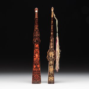 Two Chinese Canton gilt-lacquered and painted paper fans, one with original box, 19th C. — photo 6