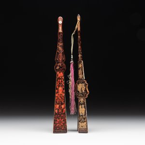 Two Chinese Canton gilt-lacquered and painted paper fans, one with original box, 19th C. — photo 7