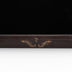 Two Chinese Canton gilt-lacquered and painted paper fans, one with original box, 19th C. — photo 8