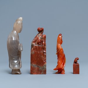 Two Chinese carved agate figures and two Shoushan soapstone seals, 19/20th C. — 照片 3
