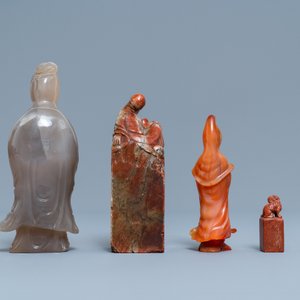 Two Chinese carved agate figures and two Shoushan soapstone seals, 19/20th C. — 照片 4