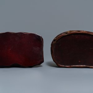 Two Chinese carved bamboo brush pots and five wooden stands, 19/20th C. — 照片 6