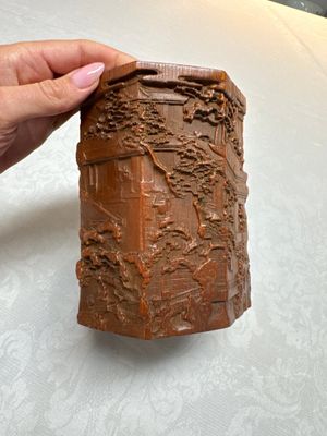 Two Chinese carved bamboo brushpots, 19/20th C. — photo 17