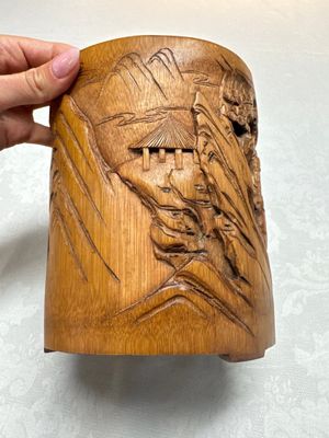 Two Chinese carved bamboo brushpots, 19/20th C. — photo 2
