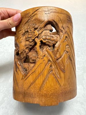 Two Chinese carved bamboo brushpots, 19/20th C. — photo 3
