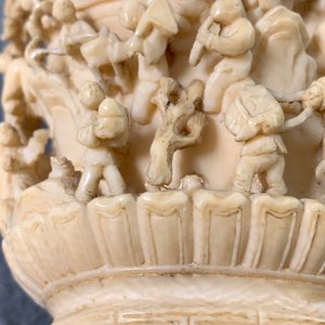 Two Chinese carved ivory snuff bottles, 19th C. — photo 9