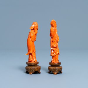 Two Chinese carved red coral figures of immortals, 19/20th C. — 照片 6