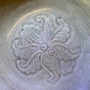 Two Chinese celadon- and qingbai-glazed bowls, Song and Yuan — 照片 12