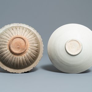 Two Chinese celadon- and qingbai-glazed bowls, Song and Yuan — 照片 7