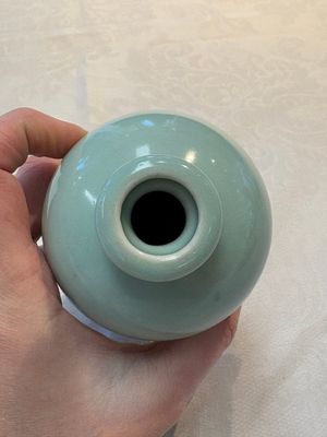 Two Chinese celadon-glazed vases, 19th C. — 照片 12