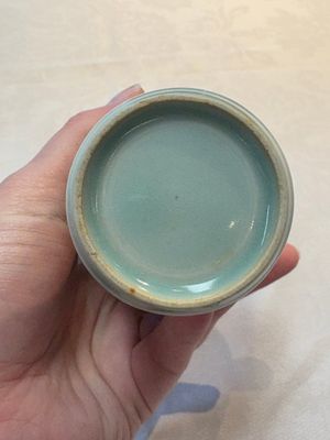 Two Chinese celadon-glazed vases, 19th C. — 照片 13