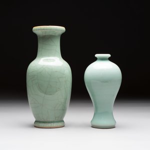 Two Chinese celadon-glazed vases, 19th C. — 照片 5