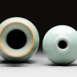 Two Chinese celadon-glazed vases, 19th C. — 照片 6