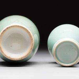 Two Chinese celadon-glazed vases, 19th C. — 照片 7