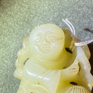 Two Chinese celadon jade figures of boys, 19/20th C. — photo 15