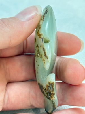 Two Chinese celadon, white and russet jade carvings, 18/19th C. — photo 13